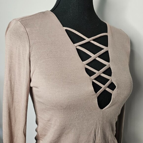 Women's Long Sleeve V-Neck Crisscross Fashion Top, Small, Taupe - Picture 4 of 9